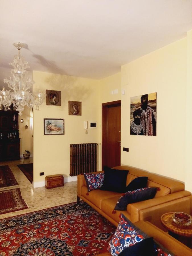 Confortevole Bari Exterior photo